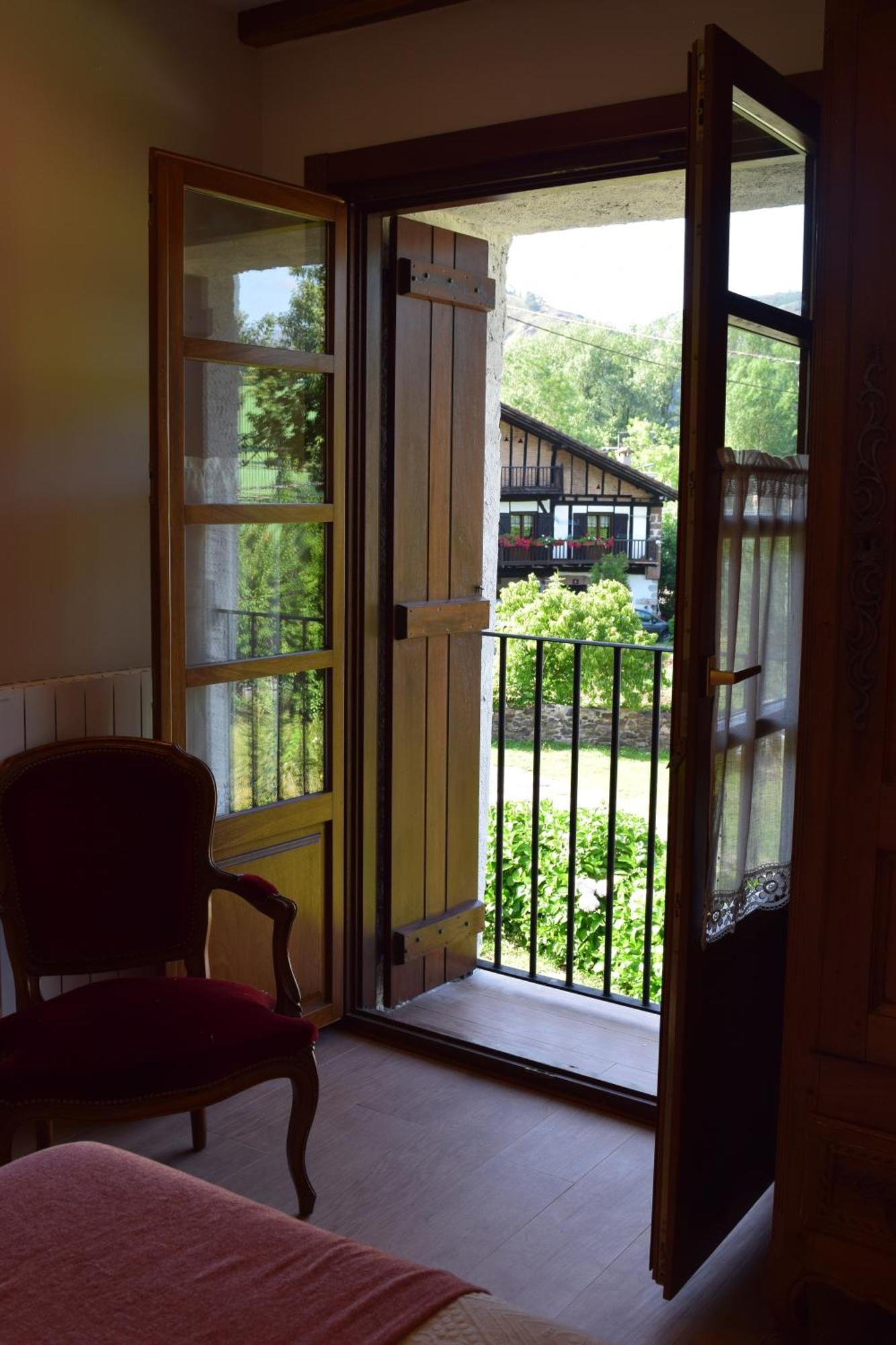 Peritxenea Landa Apartamentuak レサカ エクステリア 写真